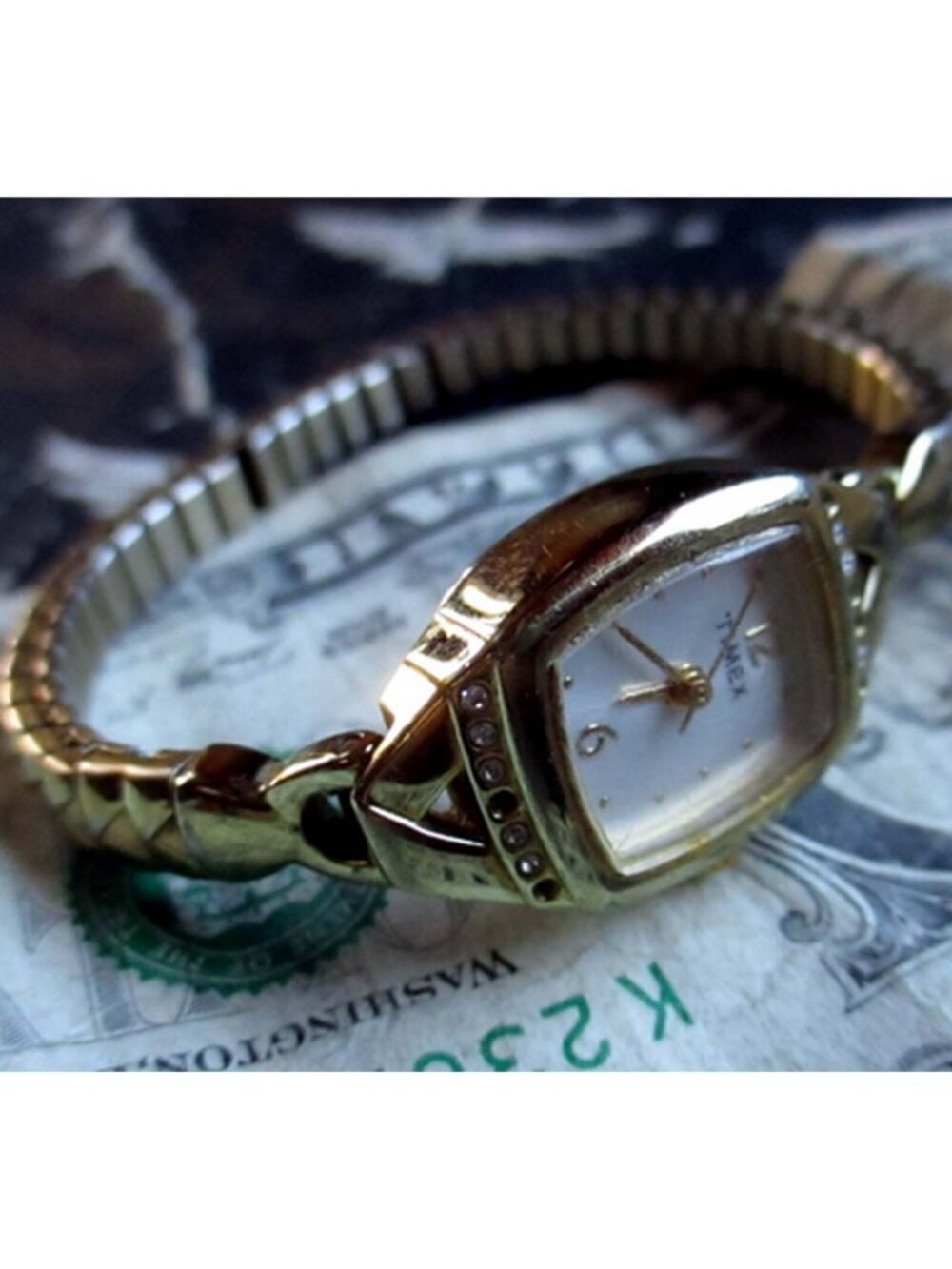 LADIES FLEX BAND WATCH NEEDS BATTERY FOR PARTS TIMEX GOLDTONE QUARTZ